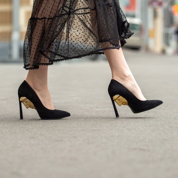 Apollo black and gold calf leather shoes Pumps Black Coveti