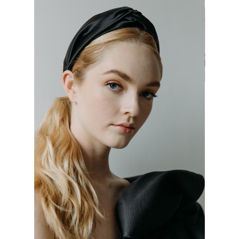 Twist in silk satin headband | Coveti