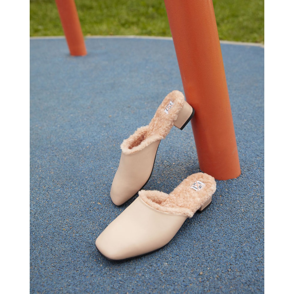 Leather mules with fur Coveti