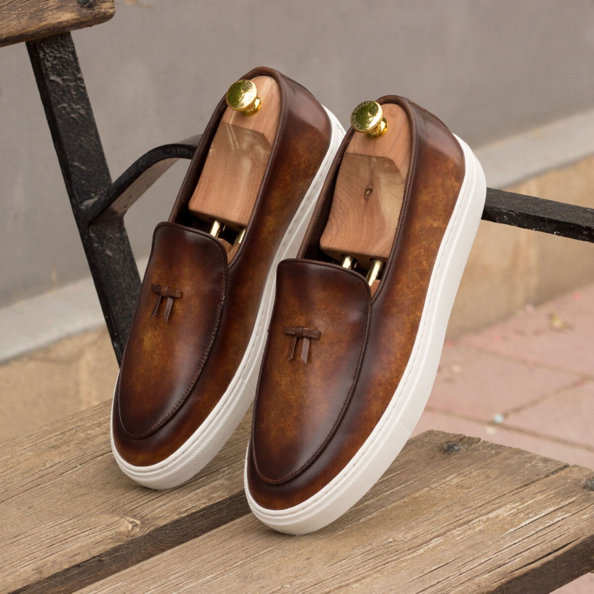 men's slip on sneakers