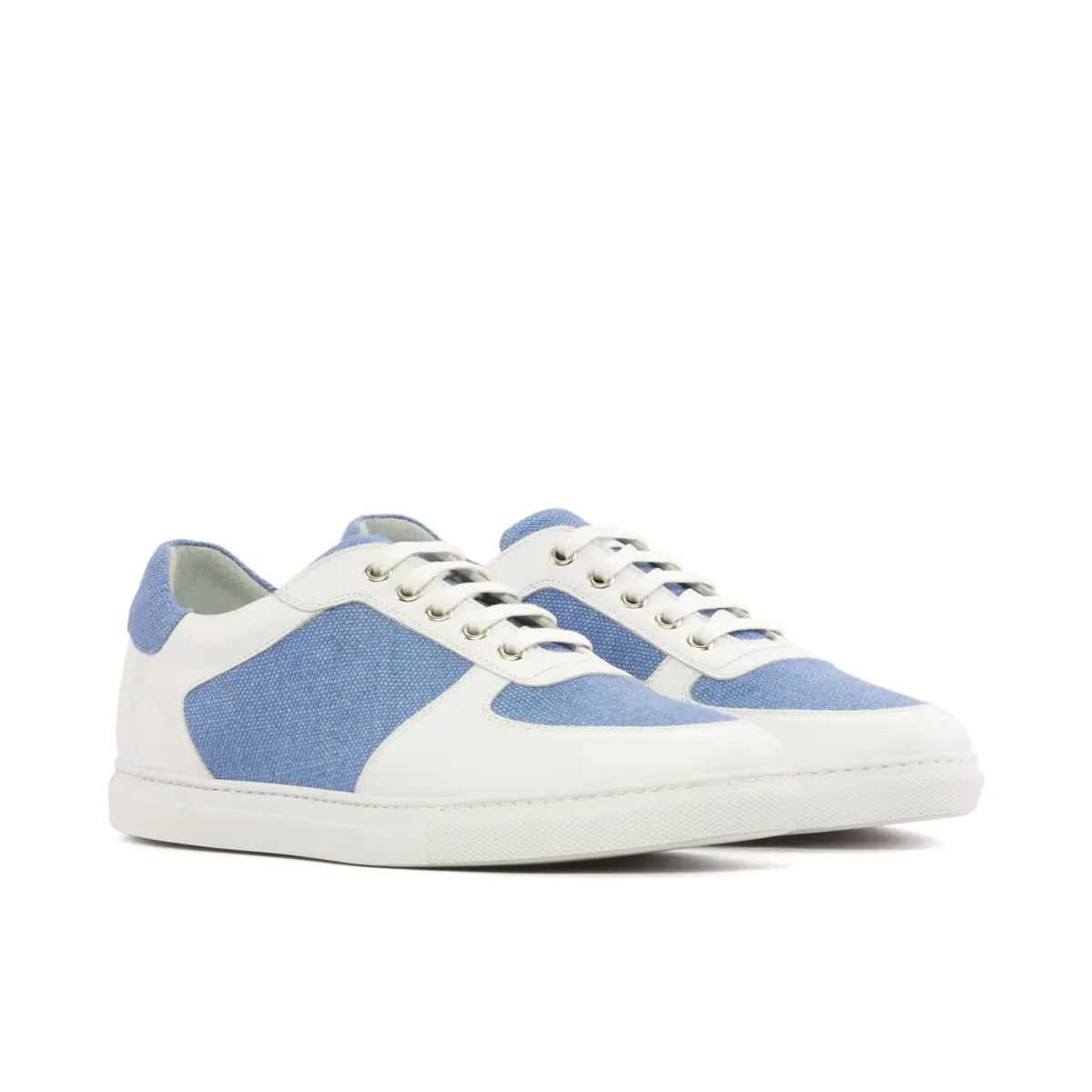 Men low top sneakers