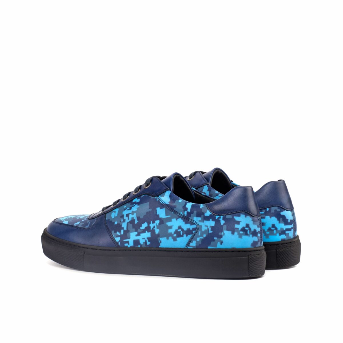 Mens low top sneakers