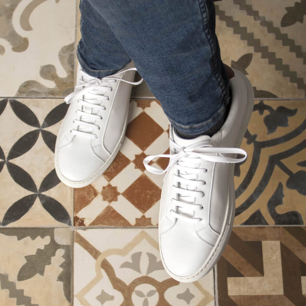 low top sneakers for Mens