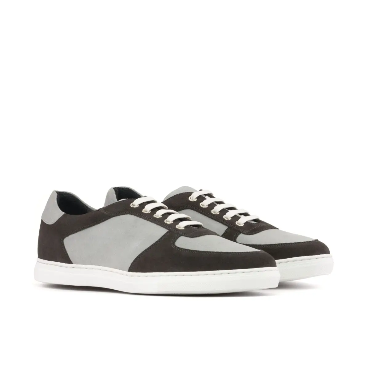 Men low top sneakers