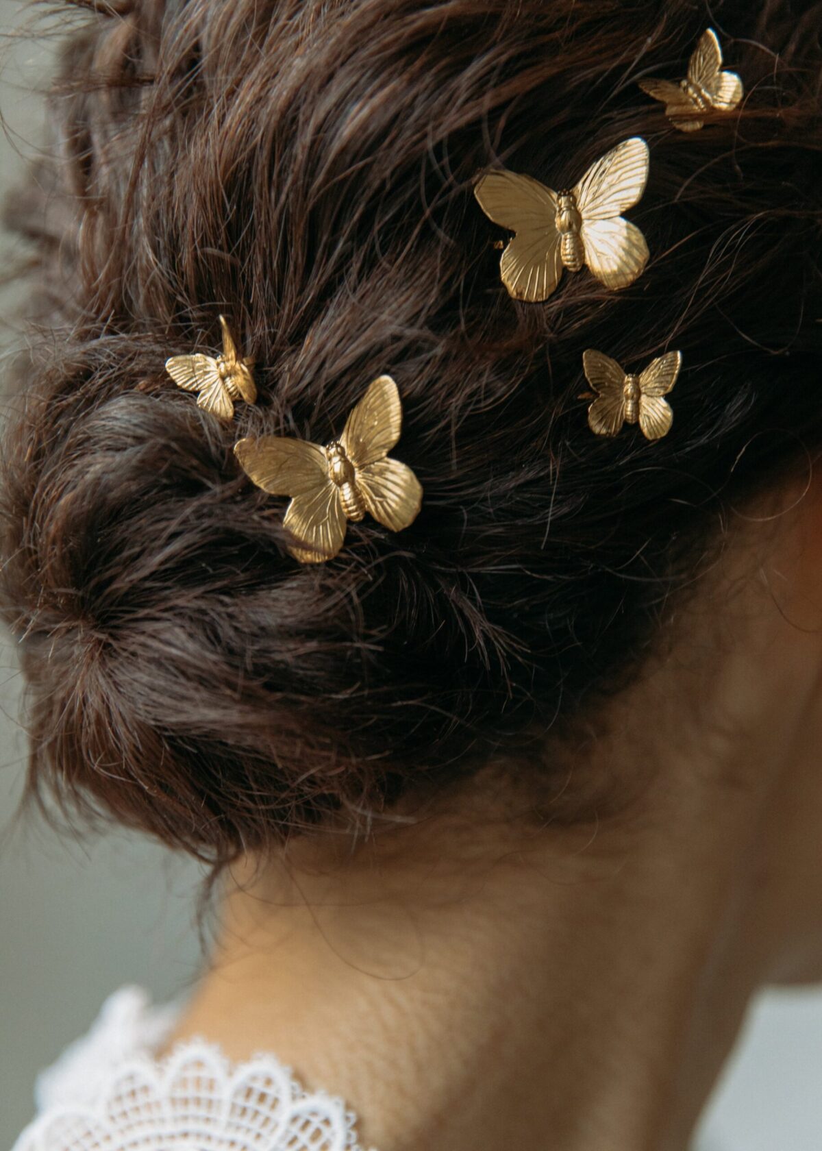 Perla Bobby Pin Set -- Pearl Gold  Pearl hair pins, Luxury hair  accessories, Hair accessories