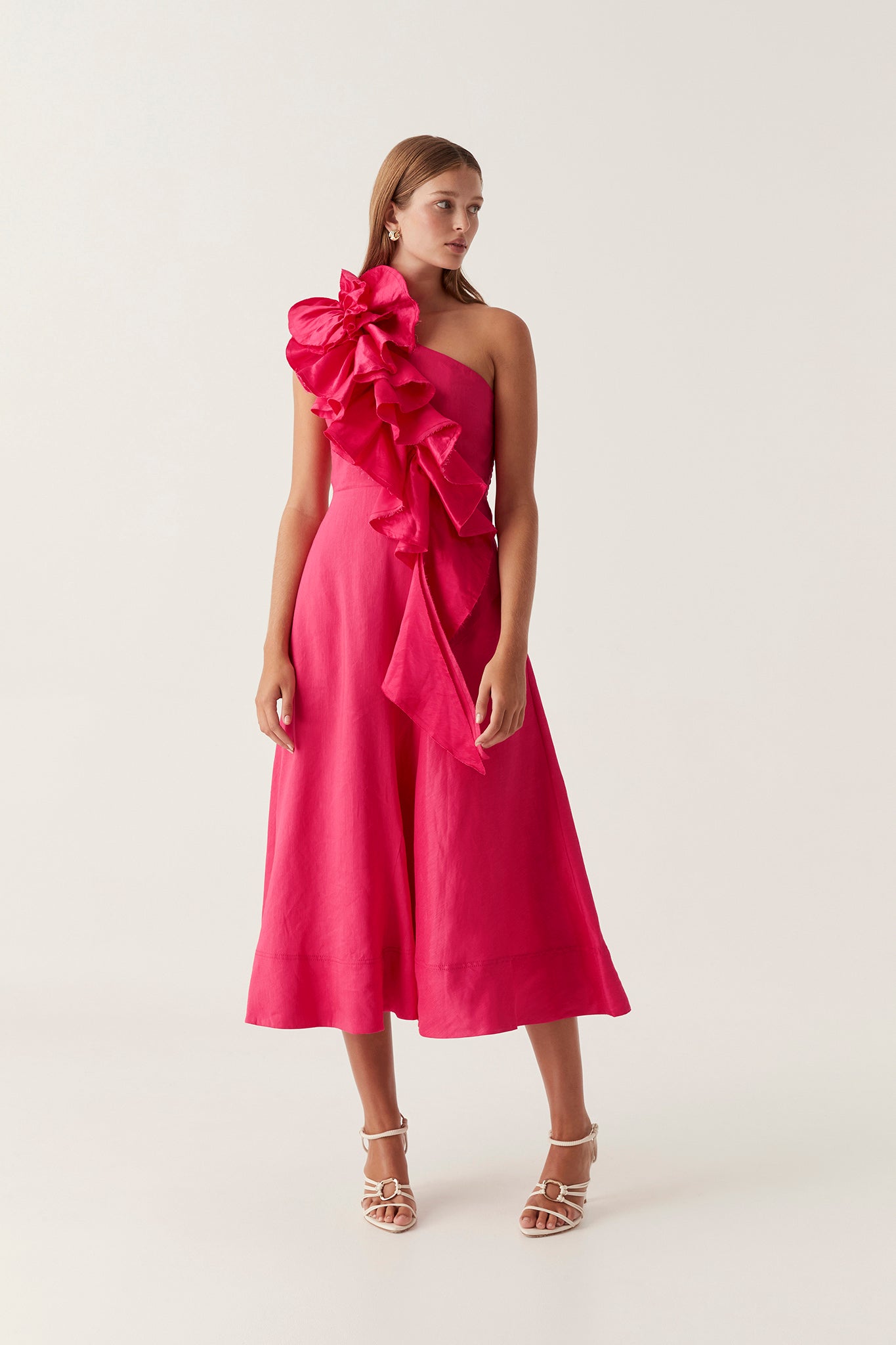 【AJE】魅力シャーリング★エレガントミディドレスAdelia Ruffle Aje Dresses | Australian Designer collection | Coveti