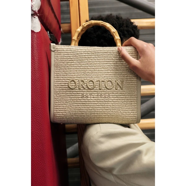 Oroton clothing