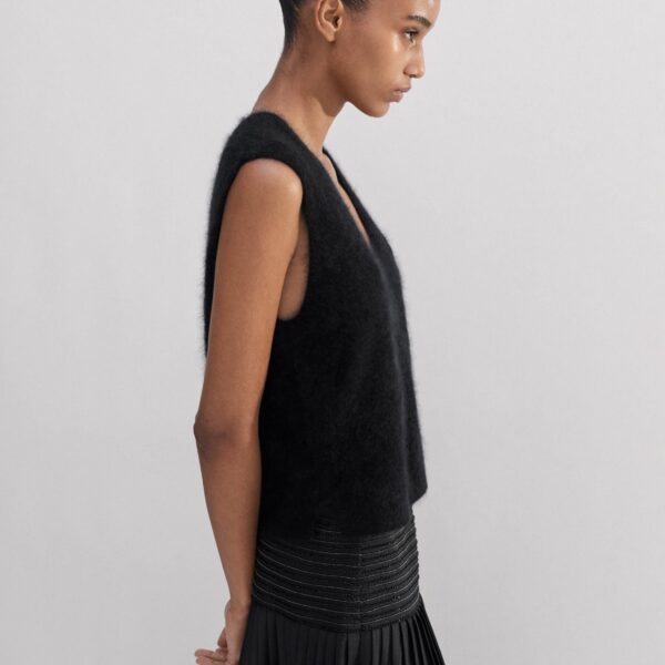 Brushed Cashmere V-Neck Crop Sweater Vest - Image 6