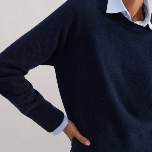 Lightweight Cashmere Raglan Sweater - Image 6