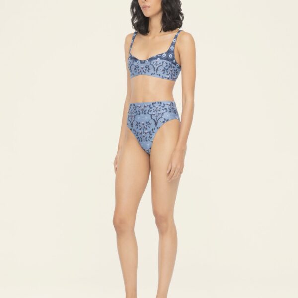 Agua By Agua Bendita