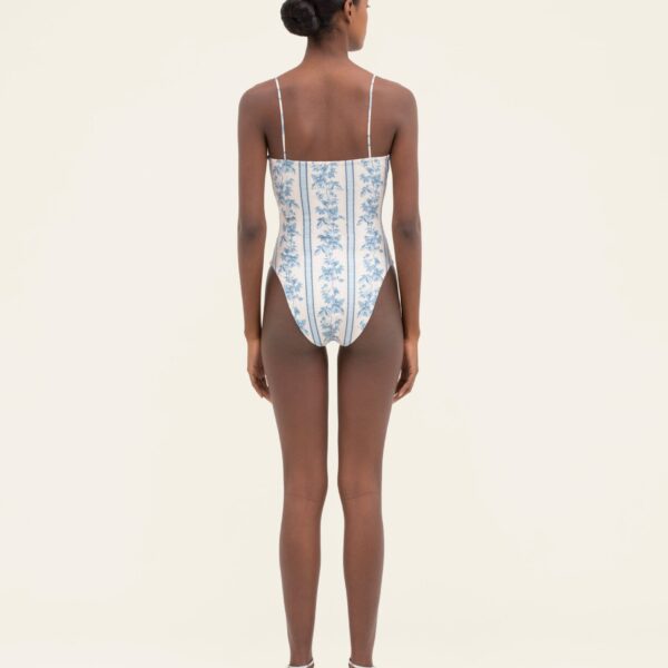 Agua By Agua Bendita