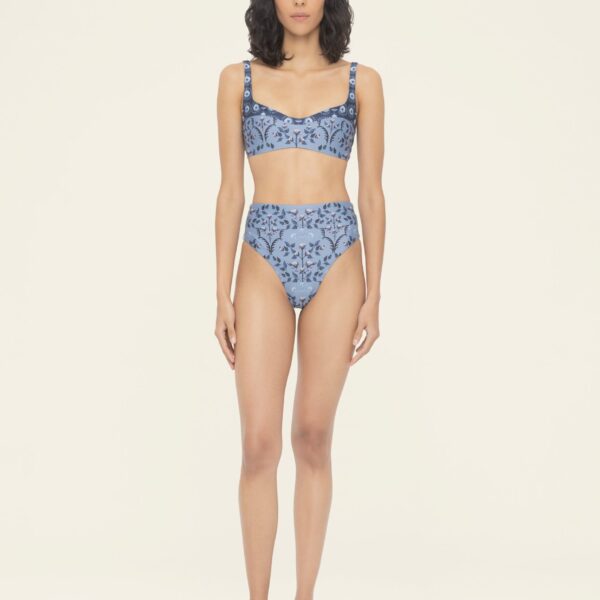 Agua By Agua Bendita