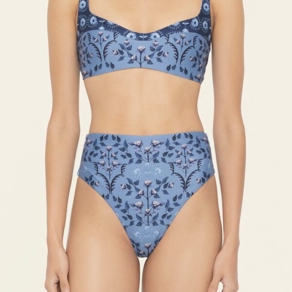 Agua By Agua Bendita