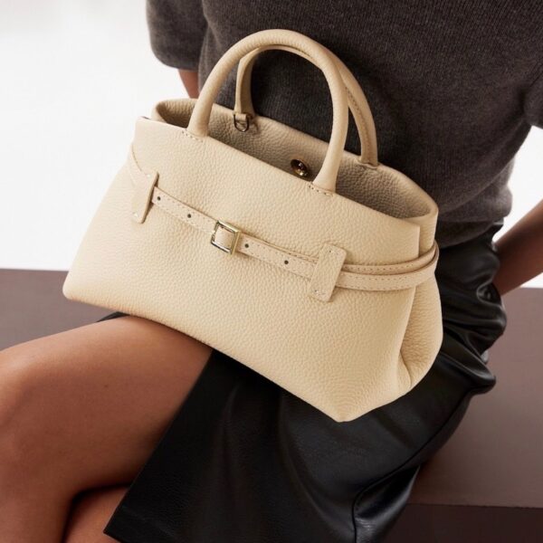 Manu Atelier bags