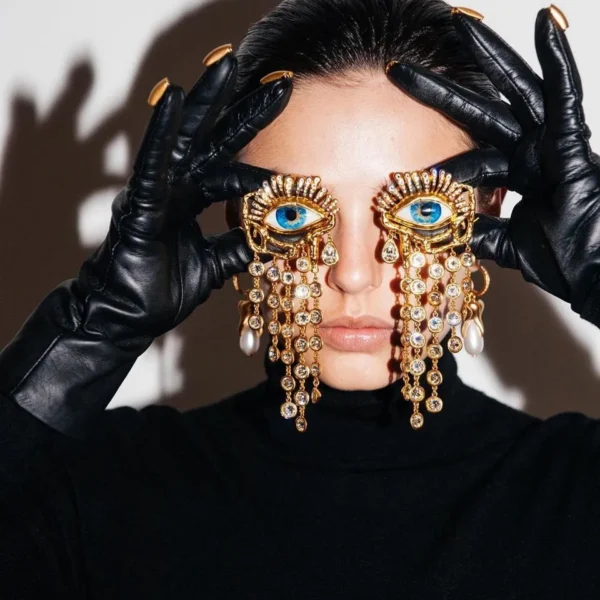 Gaze Pendant Earrings