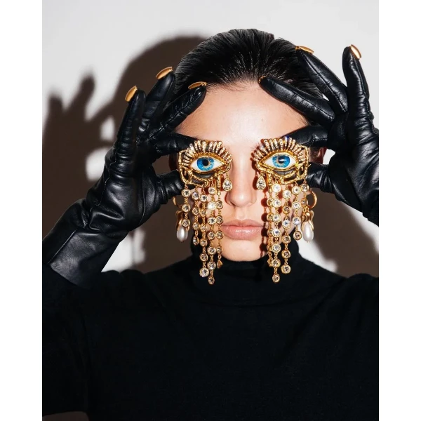 Gaze Pendant Earrings