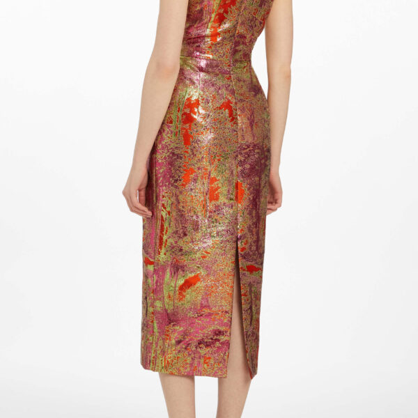 Markarian clothing