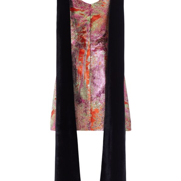 Markarian clothing