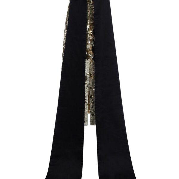 Markarian clothing