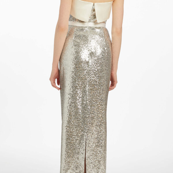 Markarian clothing
