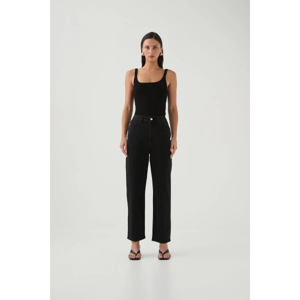 Billie Straight Ankle Jean