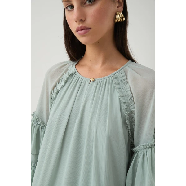luxury Clothing from Coveti Marketplace