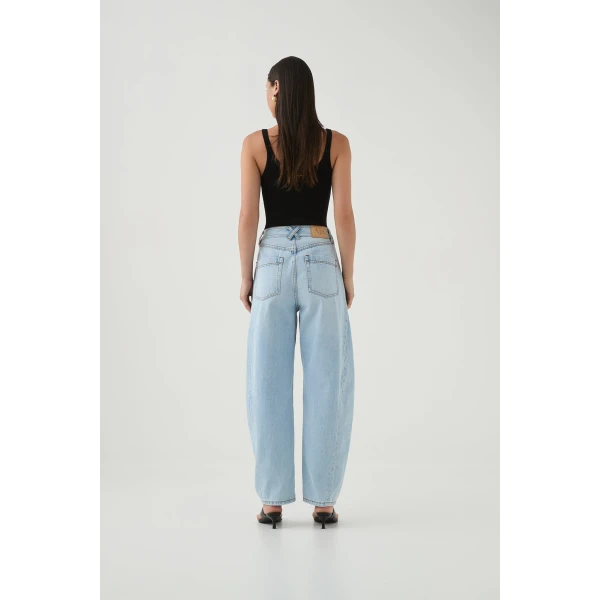 luxury Clothing from Coveti Marketplace