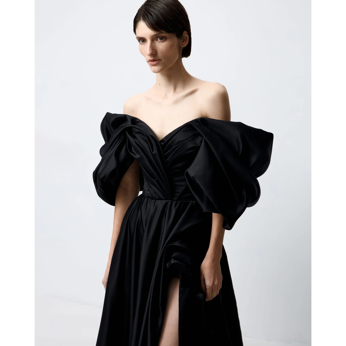 Monetre gown
