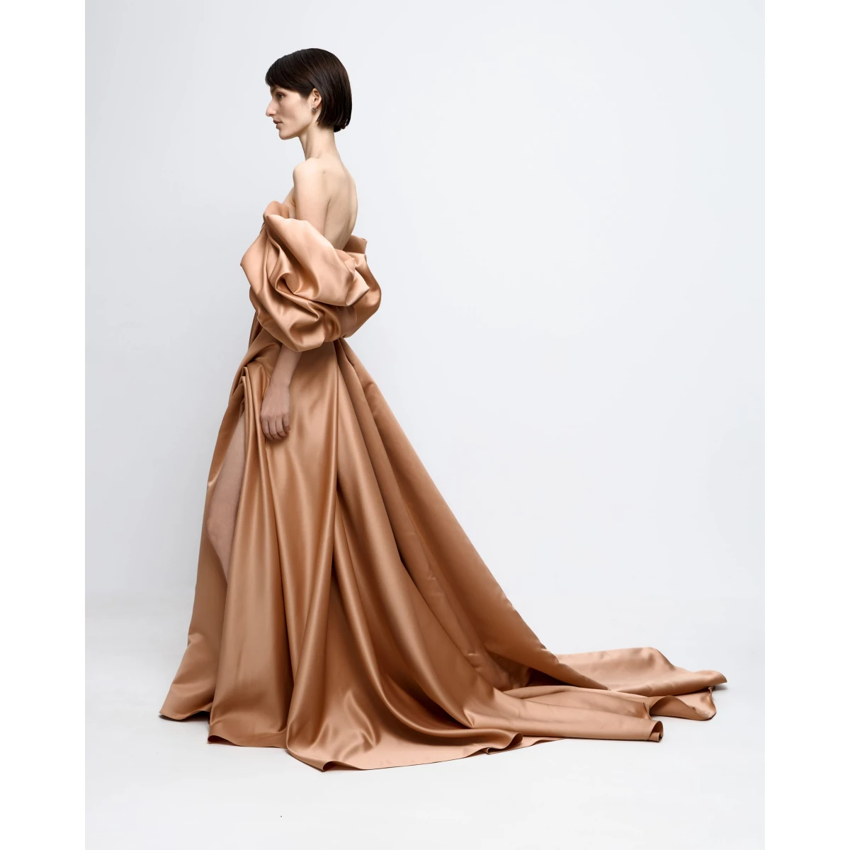 Monetre gown