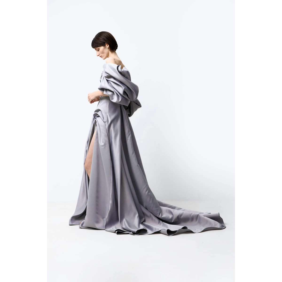 Monetre gown