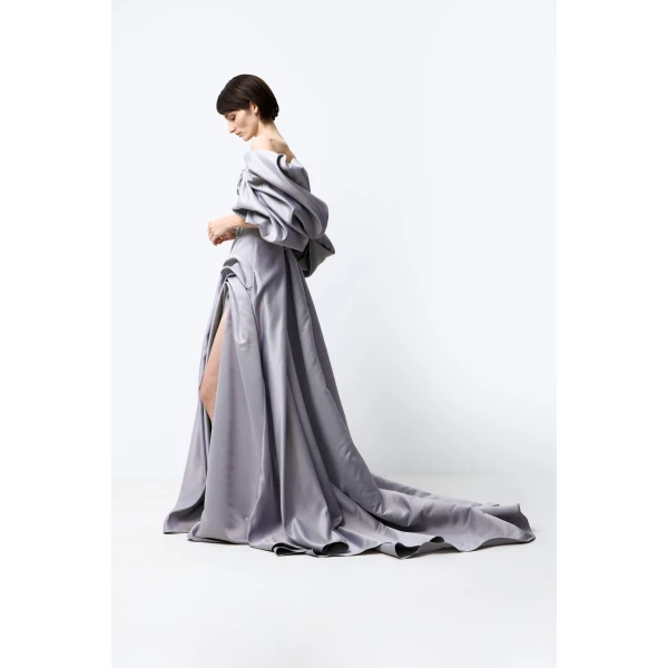Monetre gown