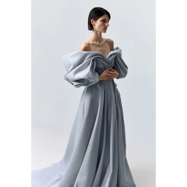 Monetre gown
