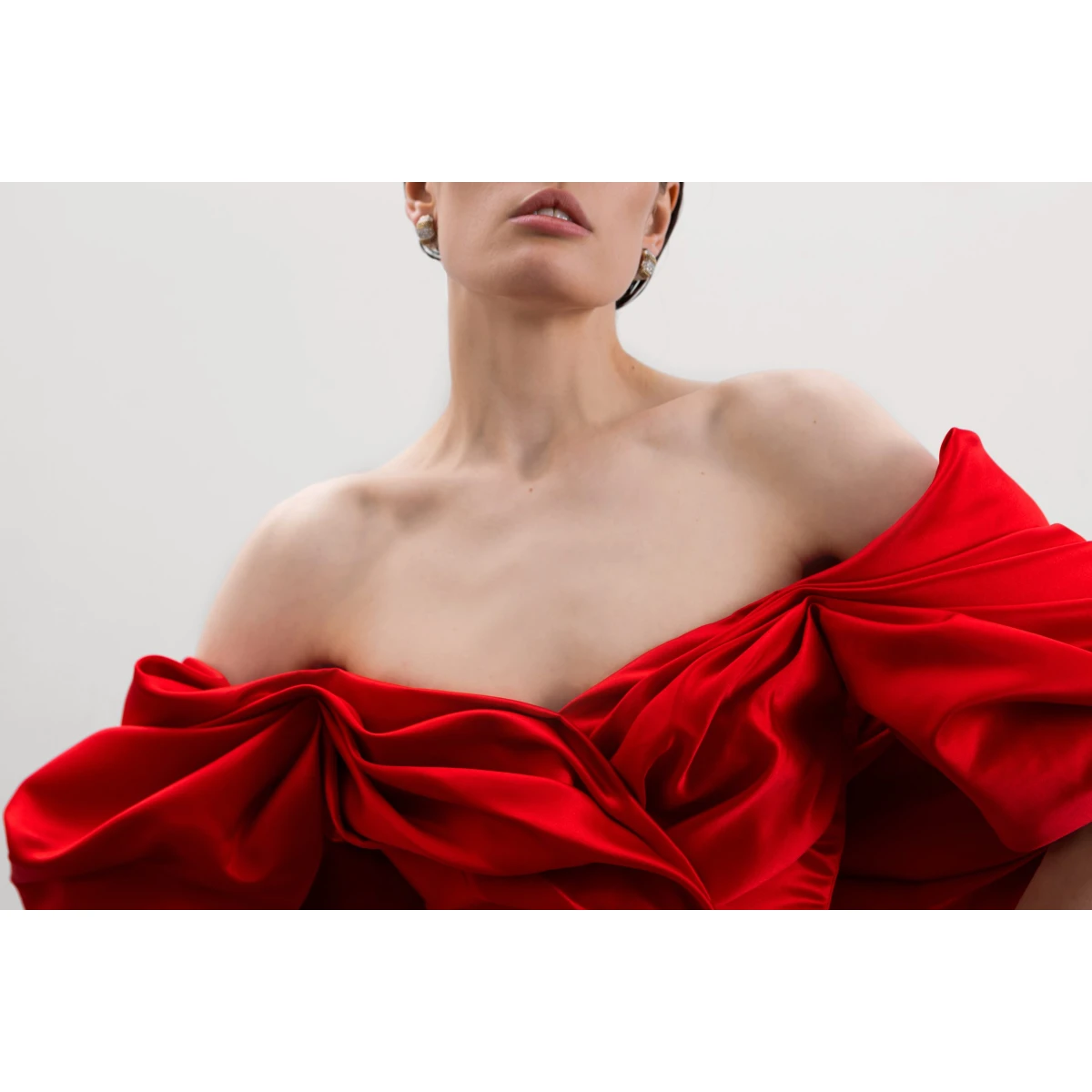 Monetre gown