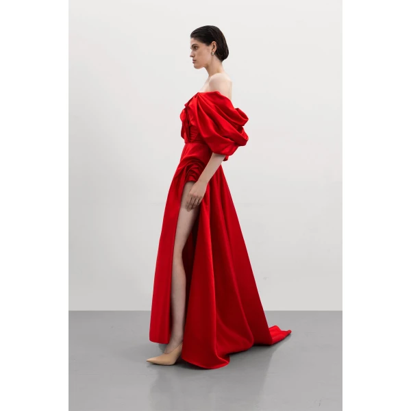 Monetre  Red gown