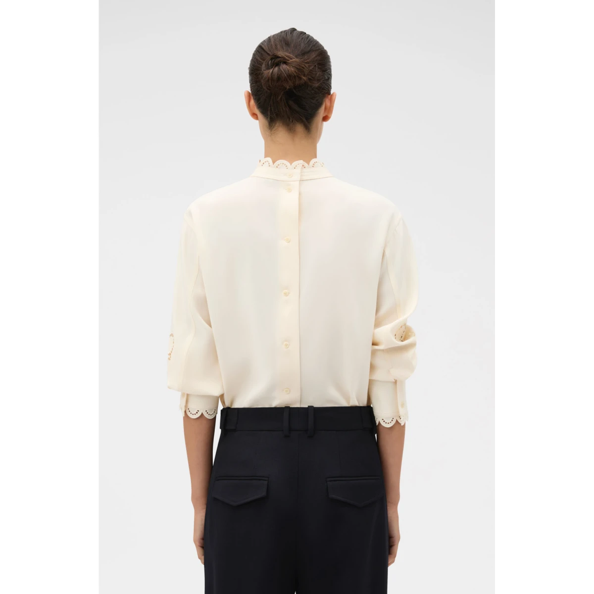 Oroton clothing