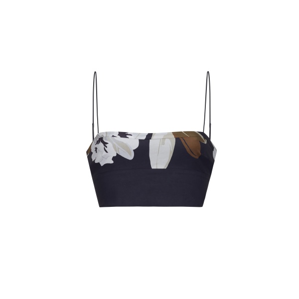 Model facing front – bex top