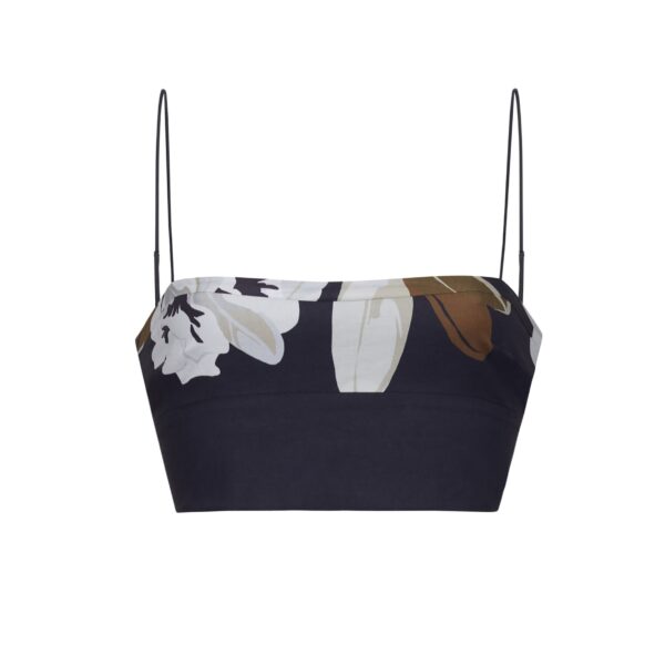Model facing front – bex top