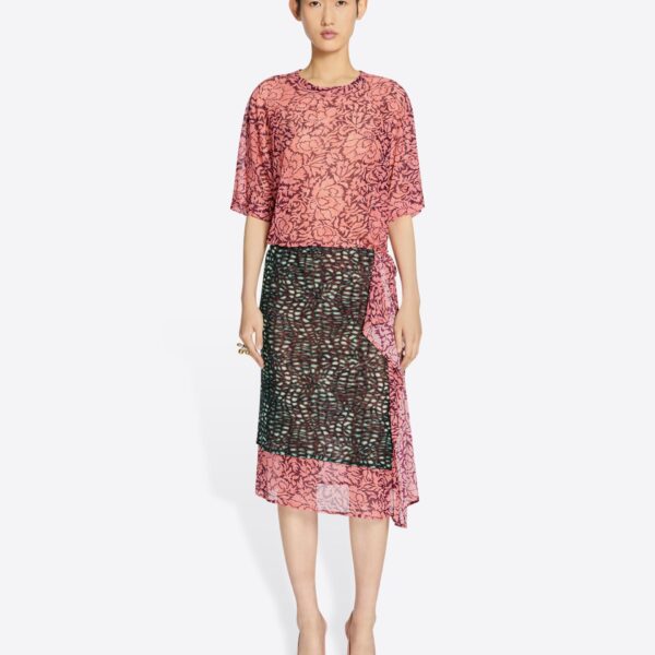 with contrast prints.