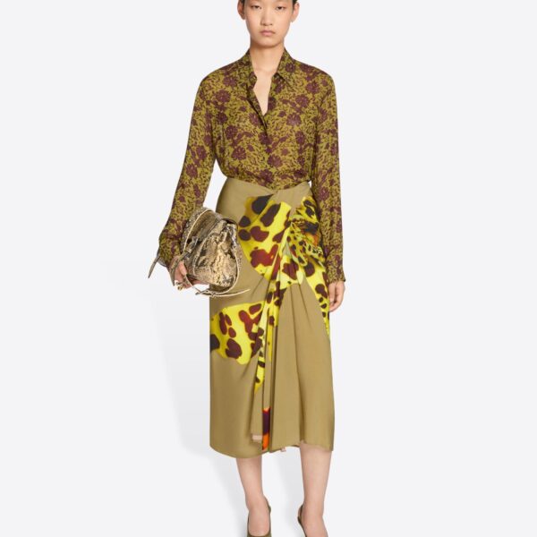 with Giant placed Leopard Orchid print.