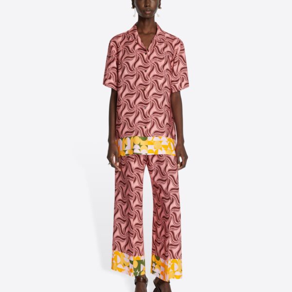 in geometrical printed viscose.