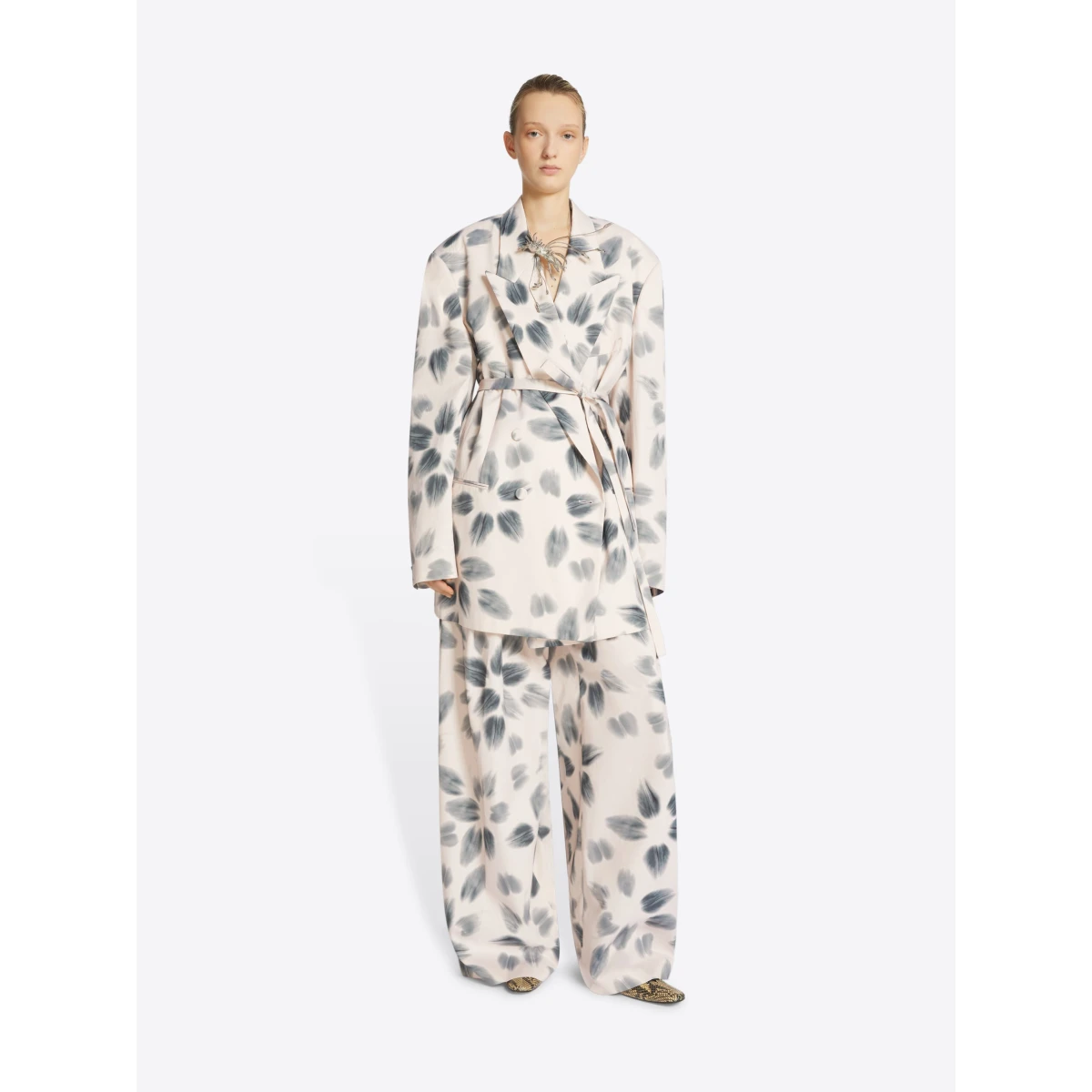with all-over Tulip Petals print.