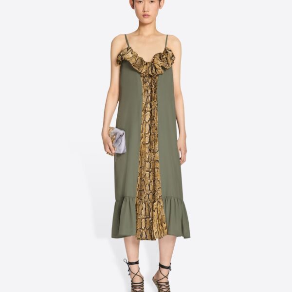 in acetate silk crepon.