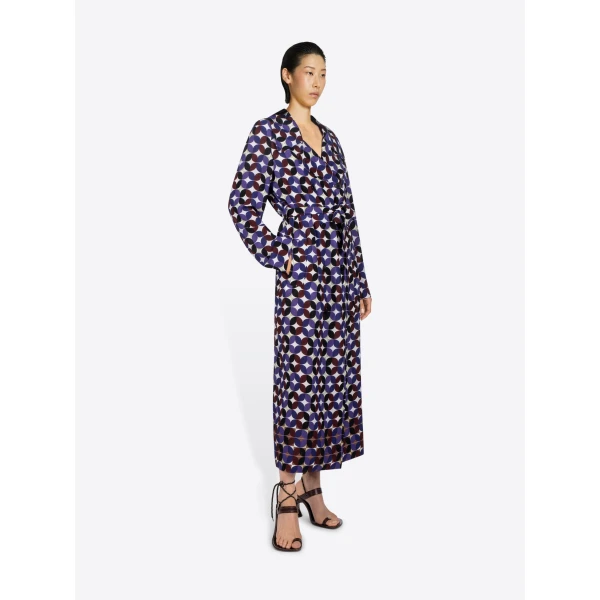 with bicolor geometrical print.