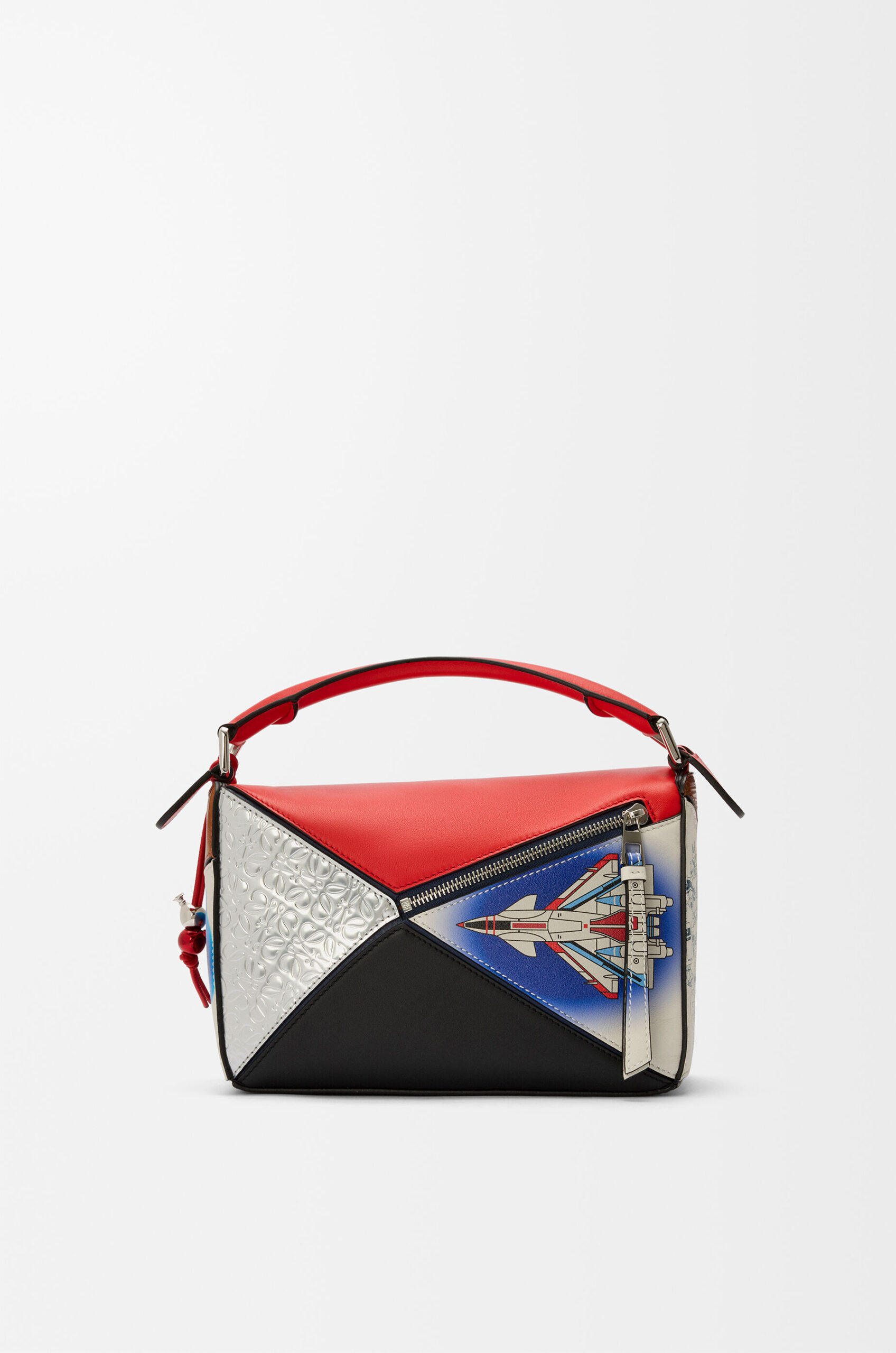 【直営】LOEWE クラシック テキスタイル再版 パズル10 アニメ LOEWE Puzzle Bag | Luxe Leather & The Iconic Puzzle Bag | Coveti