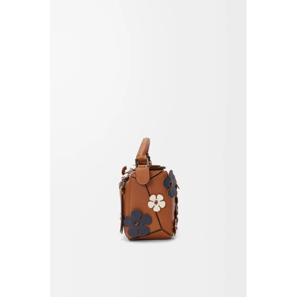 LOEWE Puzzle 10 Plumeria re-edition bag
in classic calfskin, view 4