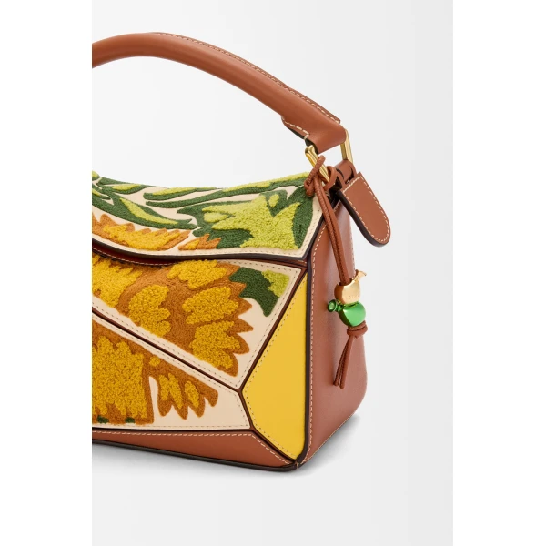 LOEWE Puzzle 10 William De Morgan re-edition bag in classic calfskin, view 3