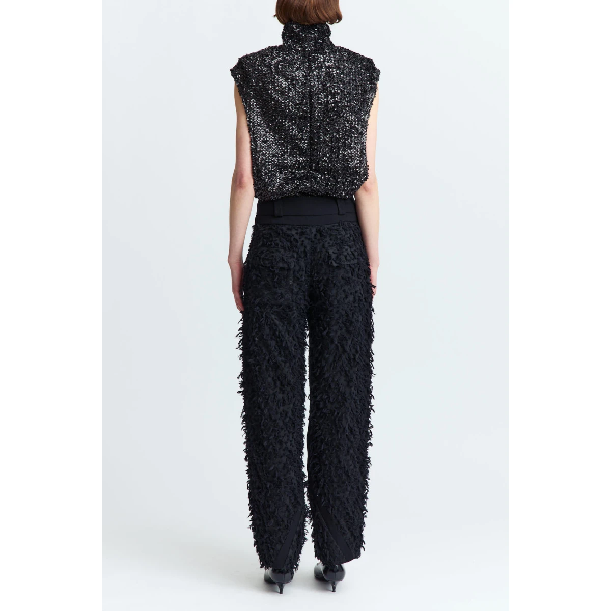 architectural feel to contemporary tailoring.