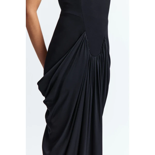 structured lines and subtle movement.