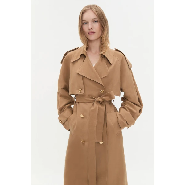Aje Aus Coats – structured silhouette with raw femininity from Coveti
