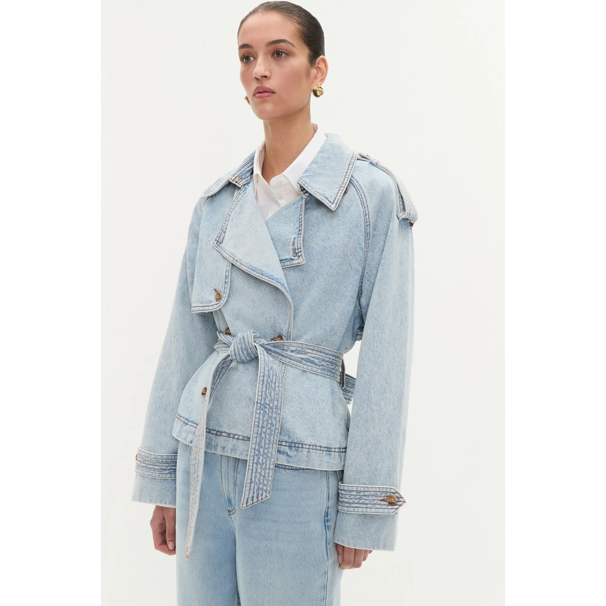 Aje Aus Coats – structured silhouette with raw femininity from Coveti